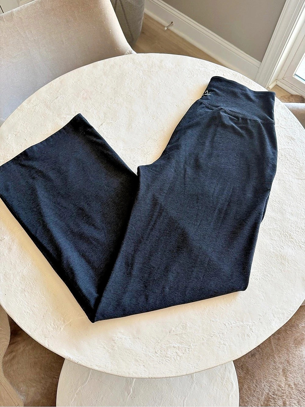 Beyond Yoga Spacedye Wide Leg Pant 31" sweatPants in Black/Dark Gray- small